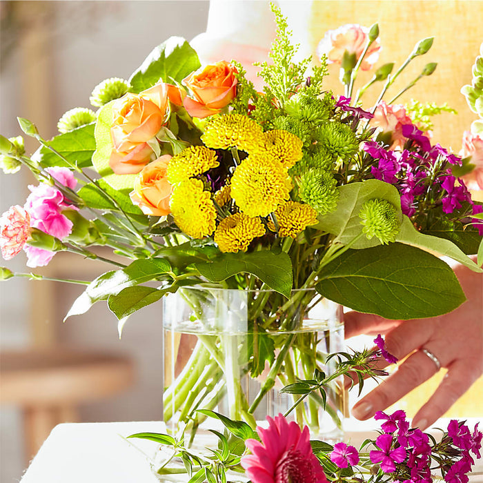 Bold & Bright – A Florist Original – BUEHLER'S FLORAL, Wooster OH