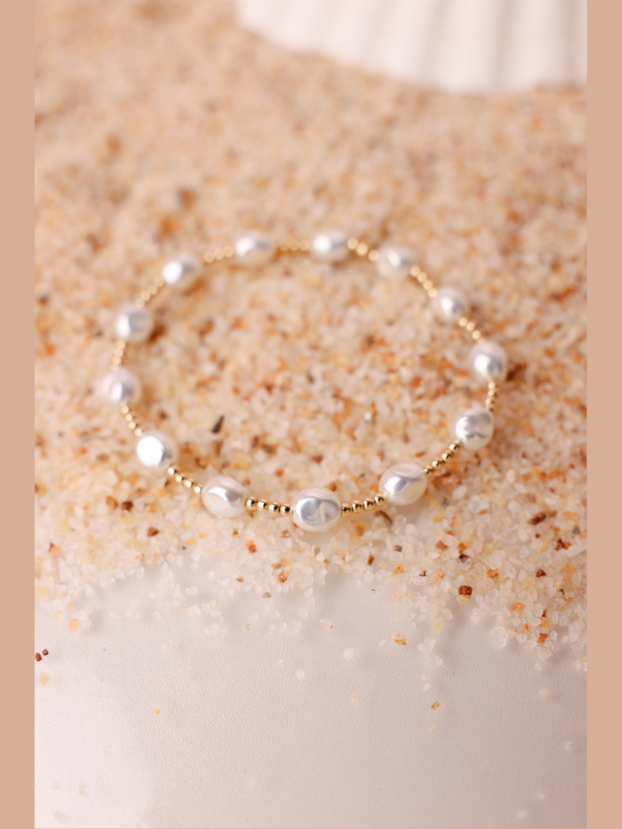 Bri Pearl Bracelet in Gold
