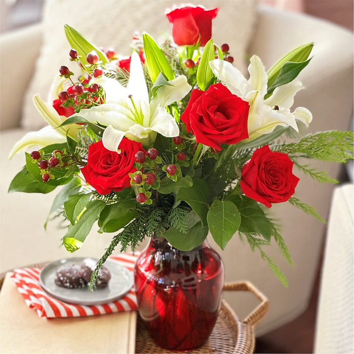 Evergreen Delight Bouquet – BUEHLER'S FLORAL, Wooster OH