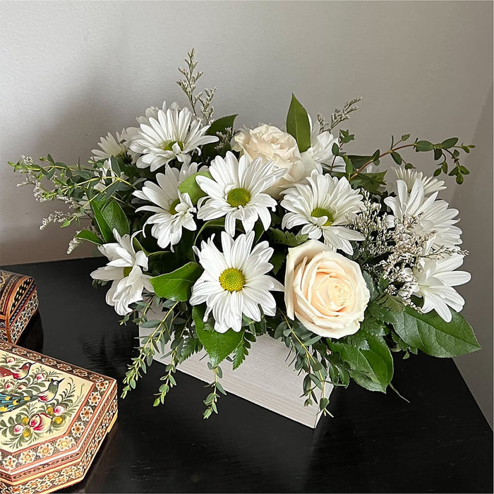 Fresh Linen Box Bouquet – BUEHLER'S FLORAL, Wooster OH
