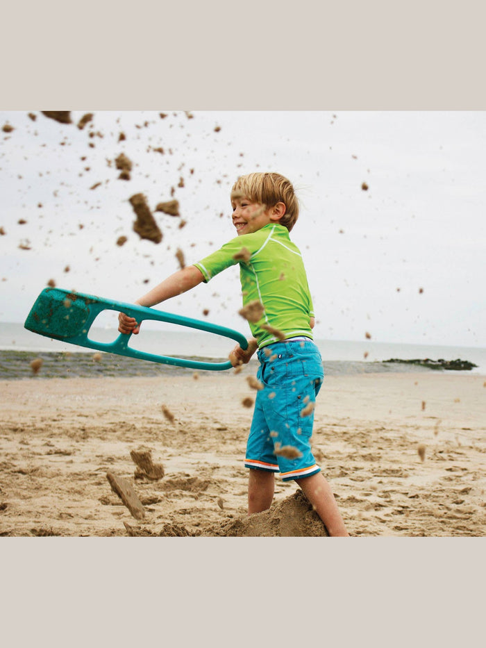 Quut Scoppi – Kids Snow & Sand Shovel with Easy Grip