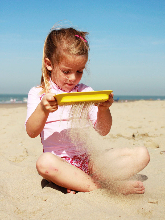 Quut Scoppi – Kids Snow & Sand Shovel with Easy Grip