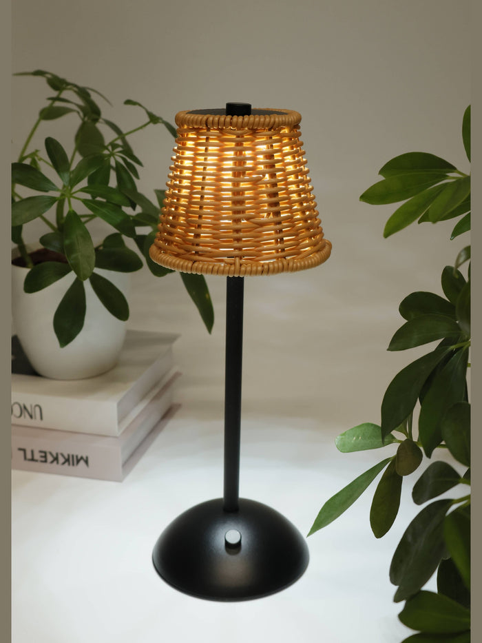 Rechargeable Rattan LED Lamp – Black or Gold- Retail Pack