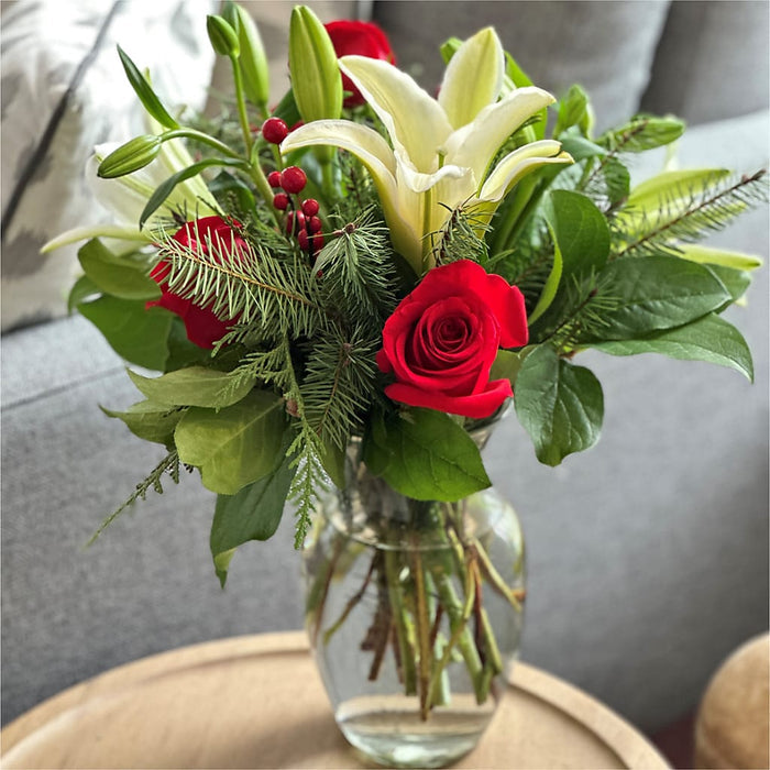 Sparkling Snowflakes Bouquet – BUEHLER'S FLORAL, Wooster OH