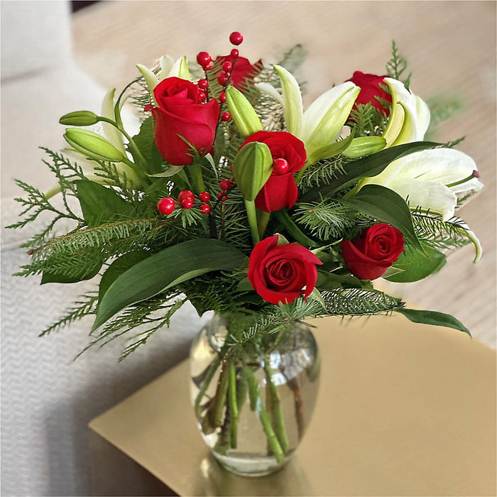 Sparkling Snowflakes Bouquet – BUEHLER'S FLORAL, Wooster OH