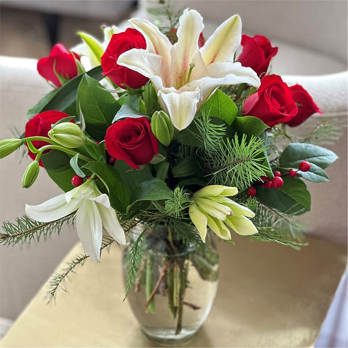 Sparkling Snowflakes Bouquet – BUEHLER'S FLORAL, Wooster OH