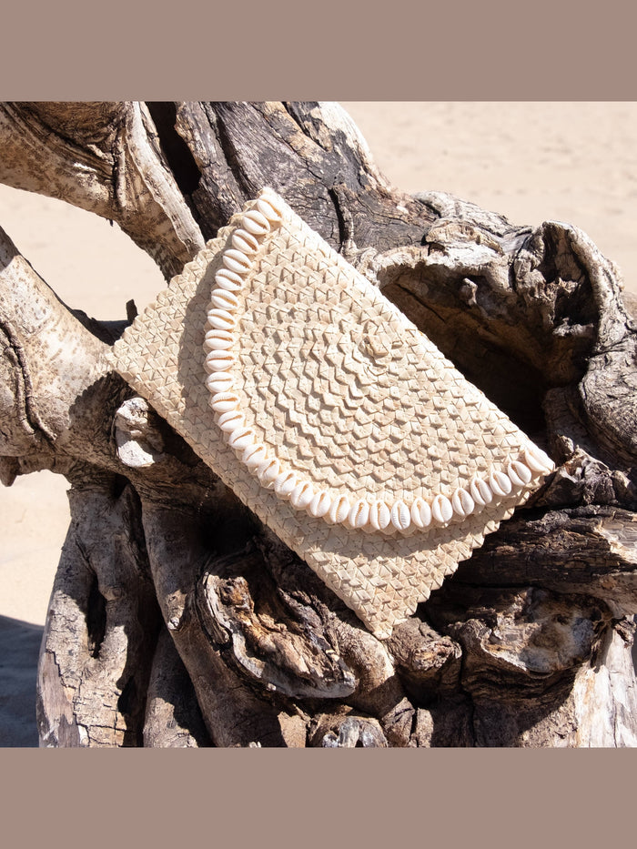 Straw Clutch - Off White with Cowrie Shell Trim