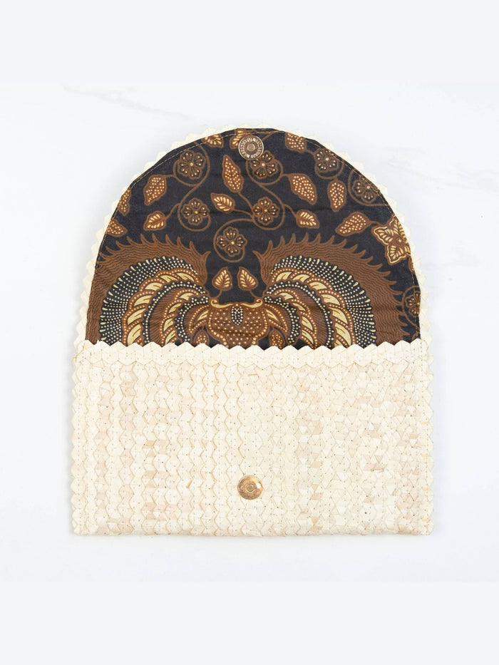 Straw Clutch - Off White with Cowrie Shell Trim
