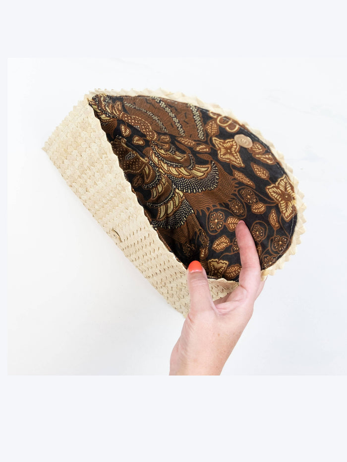 Straw Clutch - Off White with Cowrie Shell Trim