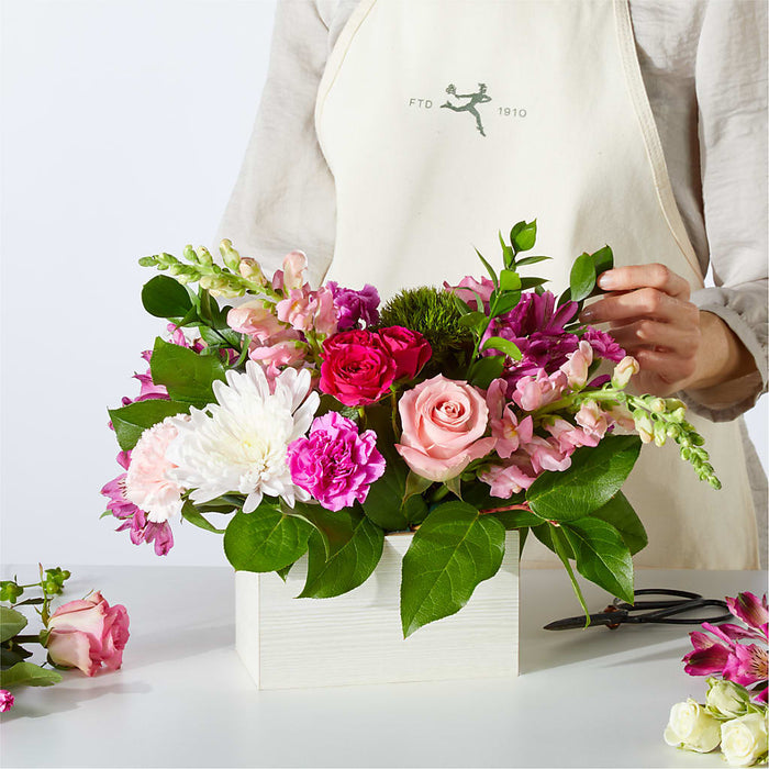 Sweetberry Box – A Florist Original – BUEHLER'S FLORAL, Wooster OH