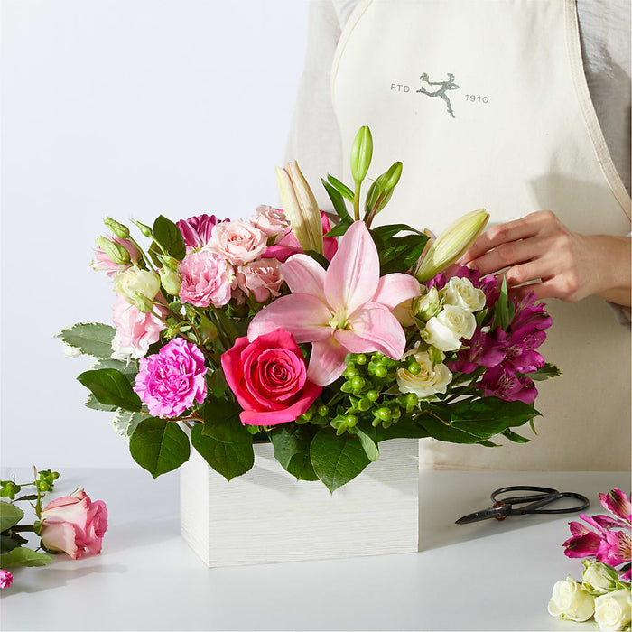 Sweetberry Box – A Florist Original – BUEHLER'S FLORAL, Wooster OH